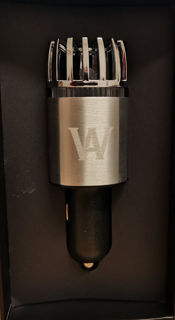 WA-Quantum 3 in 1 Auto Luftreiniger Ionisator mit 2-fach USB Anschlussmöglichkeit und Car-Tuning